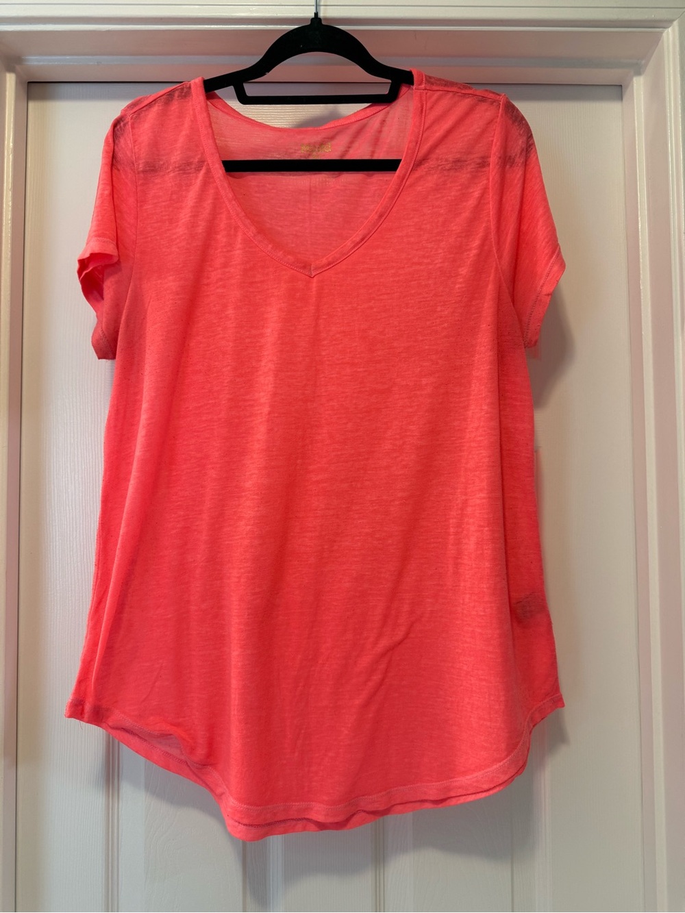 Mudd Coral V-Neck Short Sleeve Tee
